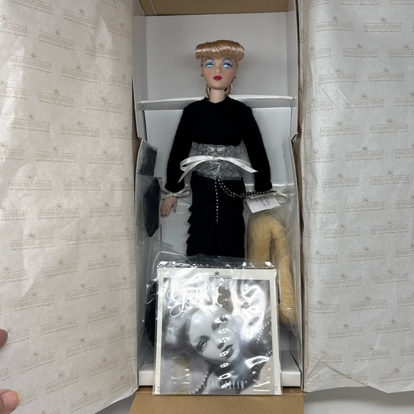 Ashton Drake Other - Ashton Drake Gene Doll A Lady Knows Collectors Fashion Doll NEW in BOX RARE
